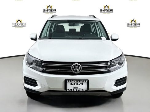 Used 2017 Volkswagen Tiguan Limited w/ Premium Package AWD/4WD image 2