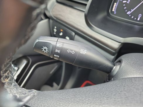 Certified 2020 Kia Cadenza Limited image 29