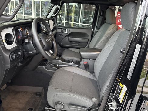 Used 2026 Jeep Wrangler Sport image 15