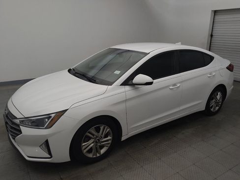 Used 2020 Hyundai Elantra SEL w/ Cargo Package (C1) FWD image 2