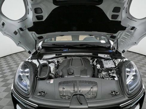 New 2026 Porsche Macan image 35