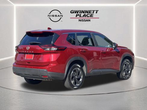 Used 2025 Nissan Rogue SV AWD/4WD image 24