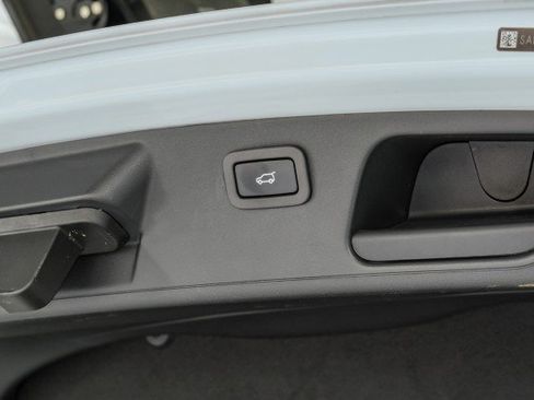 Used 2018 Jaguar E-PACE S image 55