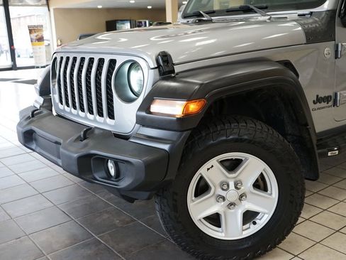 Used 2020 Jeep Gladiator Sport w/ Quick Order Package 24S AWD/4WD image 21