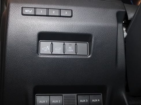 Used 2025 Lexus GX 550 AWD/4WD image 28