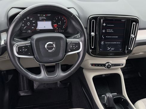 Used 2020 Volvo XC40 T5 Momentum w/ Protection Package Premier image 13