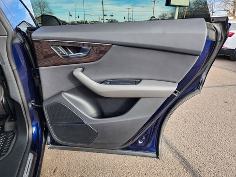 Used 2020 Audi Q8 Premium Plus w/ Premium Plus Package image 11