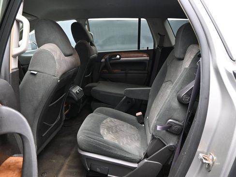 Used 2008 Buick Enclave CX w/ Driver Confidence Package FWD image 19