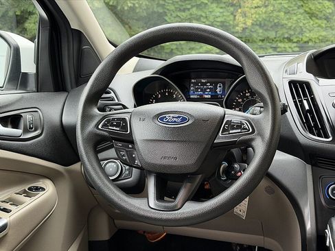 Used 2018 Ford Escape SE w/ Ford Safe & Smart Package AWD/4WD image 12