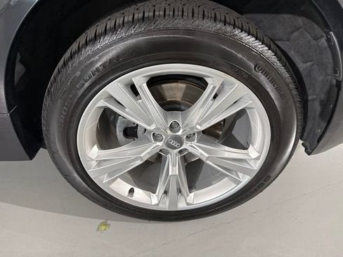 Used 2019 Audi Q8 Premium Plus AWD/4WD image 7