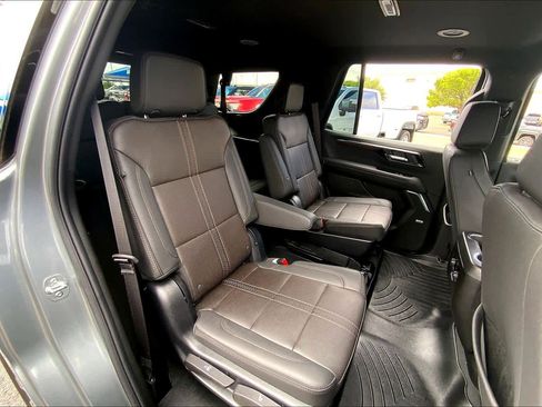 Used 2025 Chevrolet Tahoe High Country AWD/4WD image 20