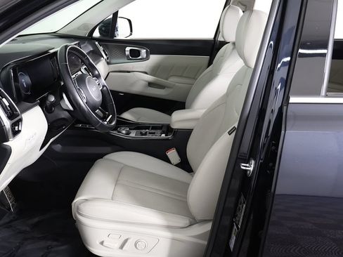 Certified 2023 Kia Sorento SX Prestige AWD/4WD image 32