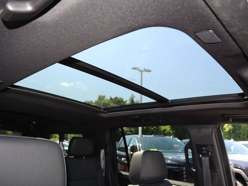 Used 2023 GMC Yukon XL Denali AWD/4WD image 26
