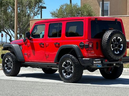 Used 2025 Jeep Wrangler Unlimited Rubicon 4xe w/ Convenience Group AWD/4WD image 6