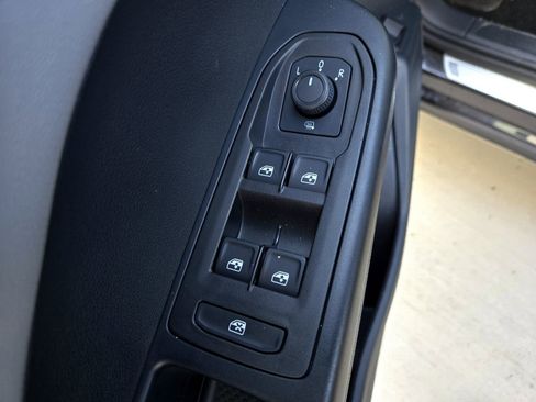 New 2024 Volkswagen Taos SE image 22