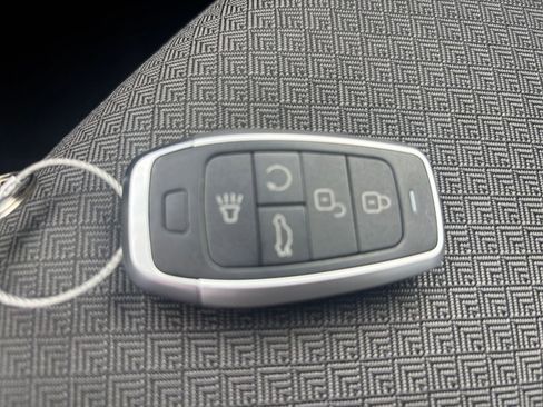 Used 2025 Buick Encore GX Preferred image 22