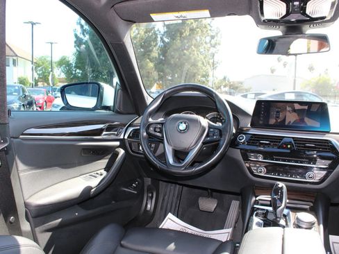 Used 2019 BMW 530e w/ Premium Package RWD image 18