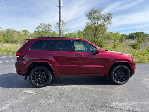 Used 2021 Jeep Grand Cherokee Laredo X AWD/4WD image 8