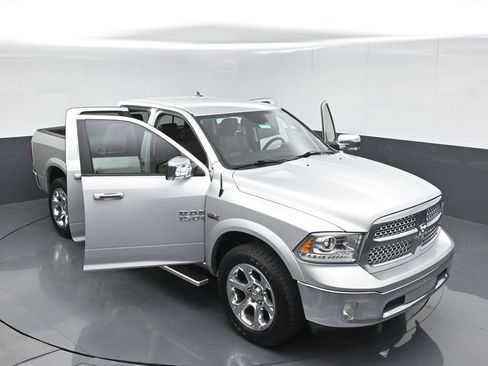 Used 2018 RAM 1500 Laramie RWD image 52