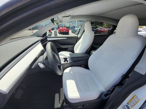 Used 2023 Tesla Model Y Long Range AWD/4WD image 18