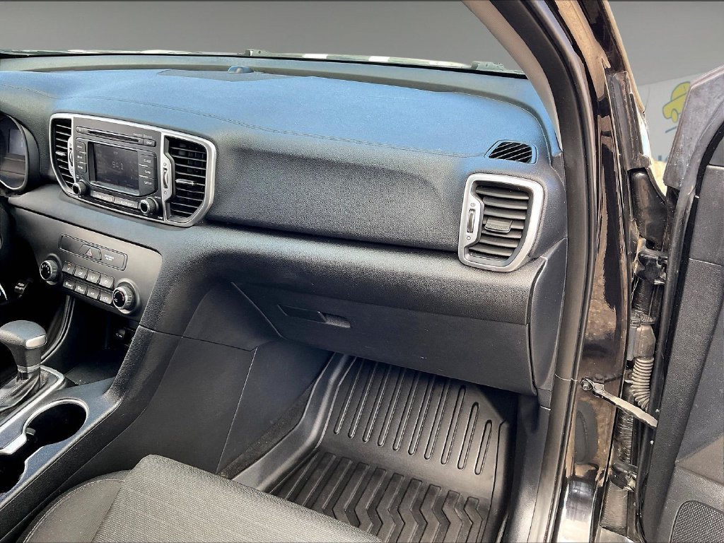 Used 2018 Kia Sportage LX AWD/4WD image 12