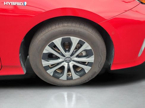 Used 2022 Toyota Prius LE AWD/4WD image 15