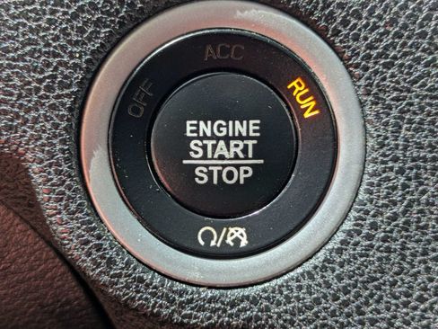 Used 2018 Dodge Charger SXT w/ Blacktop Package RWD image 31