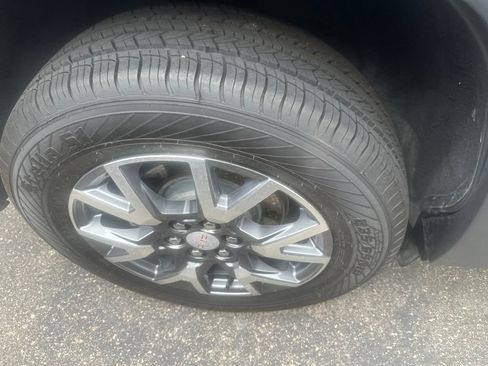 Used 2023 GMC Acadia SLT AWD/4WD image 7