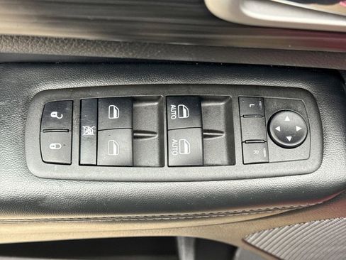 Used 2022 Jeep Grand Cherokee Altitude AWD/4WD image 18