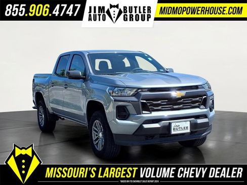 Used 2026 Chevrolet Colorado LT w/ Advanced Trailering Package AWD/4WD image 2