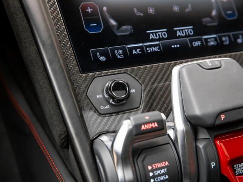 Used 2024 Lamborghini Urus Performante image 37