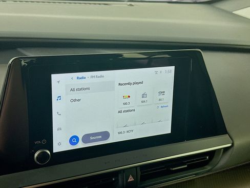 Used 2025 Toyota Prius XLE FWD image 19