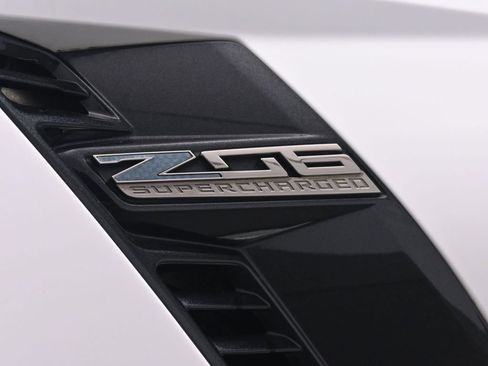 Used 2016 Chevrolet Corvette Z06 w/ 2LZ Preferred Equipment Group RWD image 34