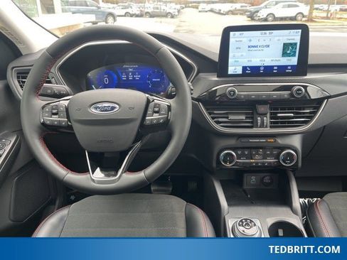 Used 2022 Ford Escape SEL w/ SEL Stealth AWD Package image 17