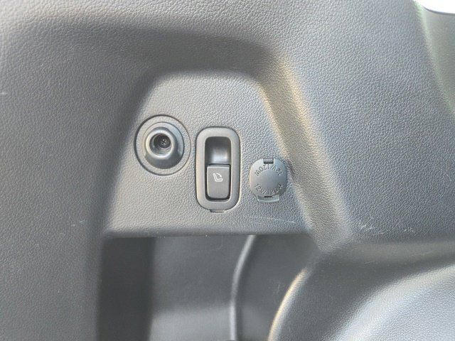 Used 2018 Subaru Forester 2.5i Touring AWD/4WD image 12