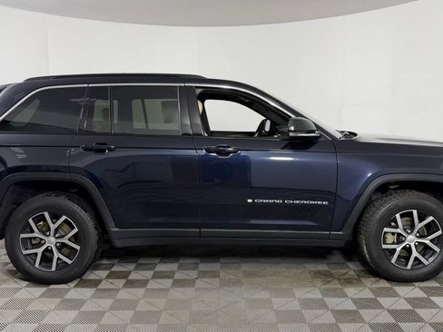 Used 2024 Jeep Grand Cherokee Limited w/ Trailer Tow Package AWD/4WD image 10