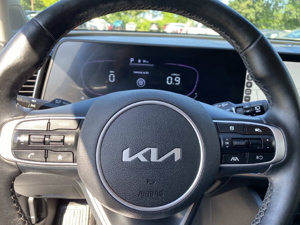 Used 2023 Kia Sportage EX AWD/4WD image 15