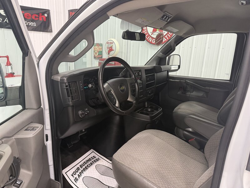 Used 2017 Chevrolet Express 3500 LT w/ LT Preferred Equipment Group RWD image 6