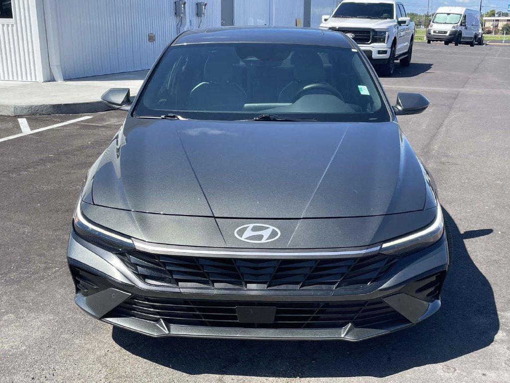 Used 2024 Hyundai Elantra Limited FWD image 8