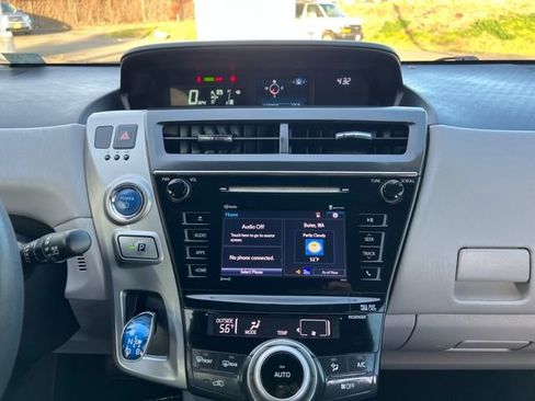 Used 2017 Toyota Prius V Three w/ Carpet Mat Package image 23