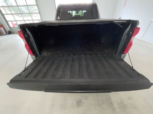Used 2020 Chevrolet Silverado 1500 High Country w/ Technology Package AWD/4WD image 24