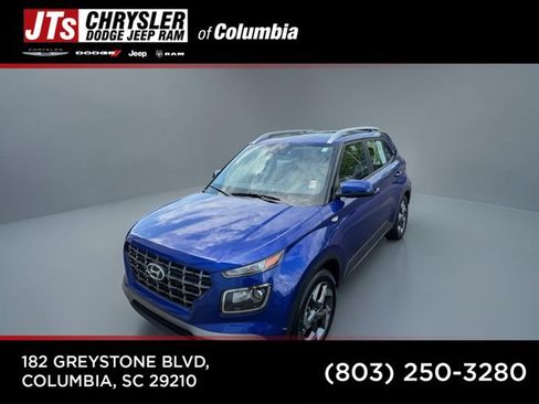 Used 2025 Hyundai Venue SEL FWD image 1