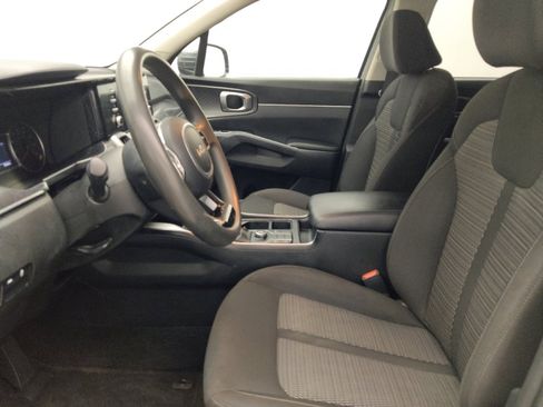 Used 2023 Kia Sorento LX FWD image 17