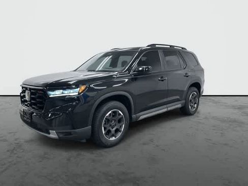 Used 2024 Honda Pilot TrailSport image 8