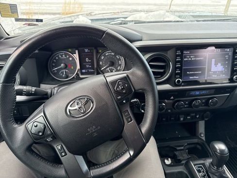 Used 2021 Toyota Tacoma TRD Off-Road image 25