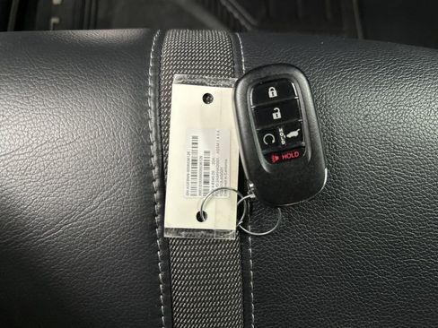 Used 2025 Honda Pilot Touring image 41