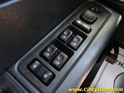 Used 2005 HUMMER H2 w/ Preferred Equipment Group AWD/4WD image 24