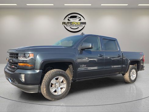 Used 2018 Chevrolet Silverado 1500 LT w/ Texas Edition image 3