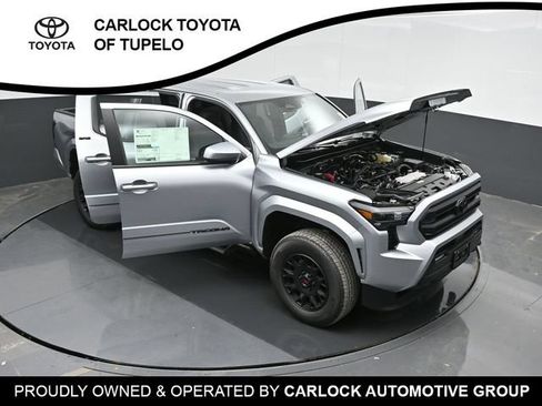 Used 2025 Toyota Tacoma SR5 AWD/4WD image 47