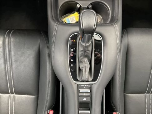 Certified 2024 Honda HR-V EX-L image 32